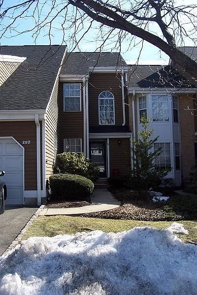 1st image of 292 Araneo Dr