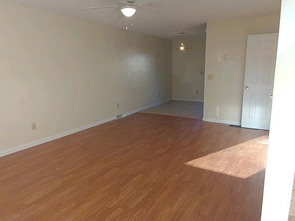 3rd image of 177 Bart Green Dr APT 17
