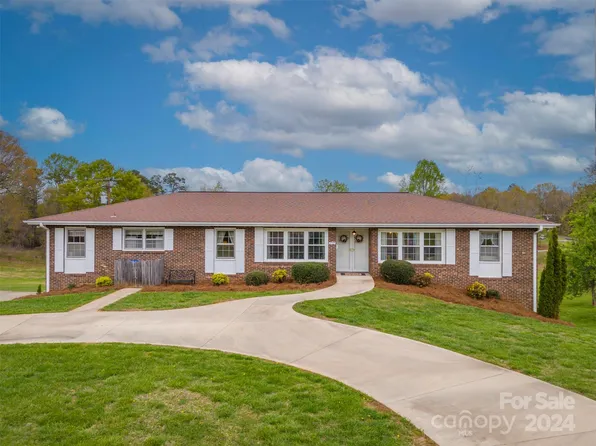 132 Burgin St, Spindale, NC 28160
