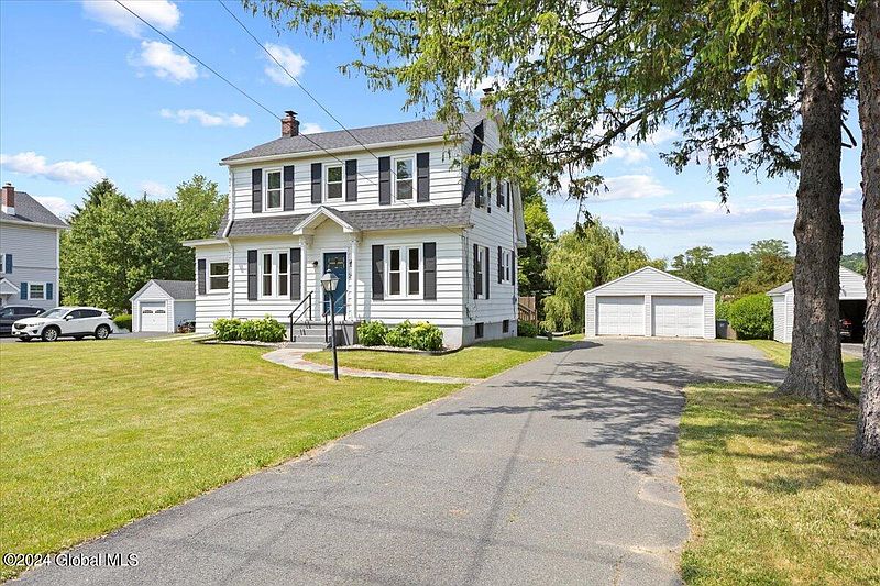 2nd image of 293 Whiteview Road
