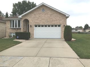 8320 S Mansfield Ave, Burbank, IL