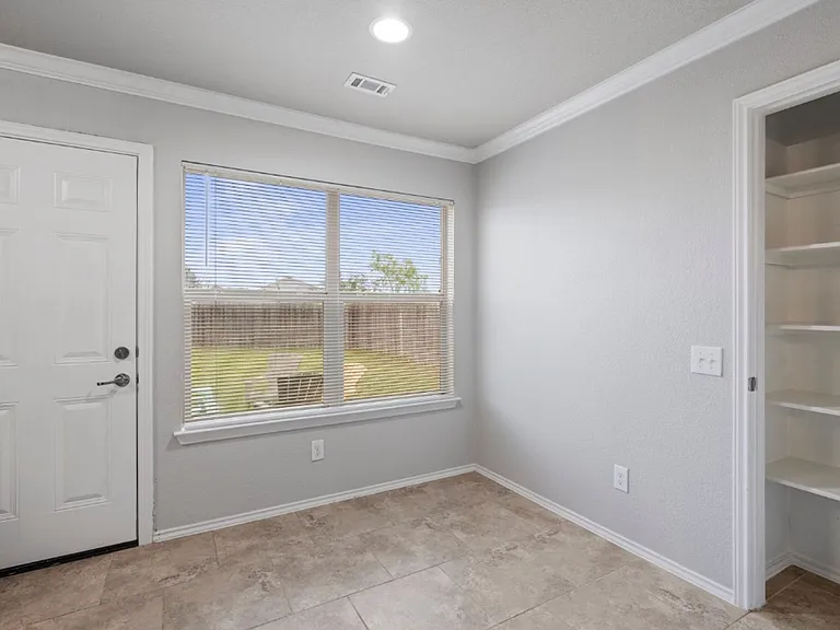 7204 Outfitter Dr — Photo 9