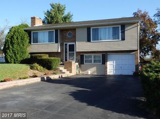 90 Jameslee Dr, Chambersburg, PA 17202