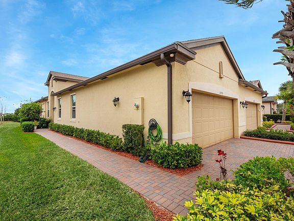 2nd image of 11555 SW Lake Park Drive