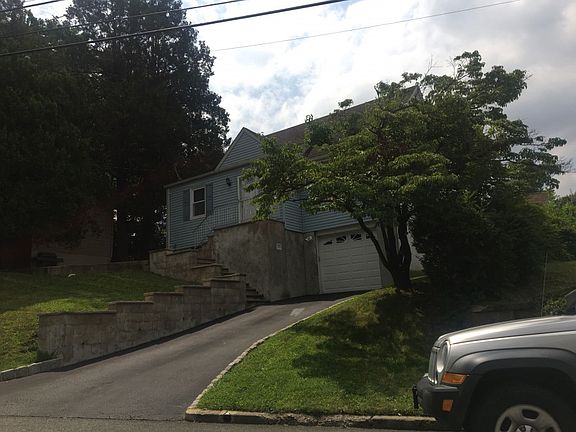 3rd image of 54 Brookview Dr