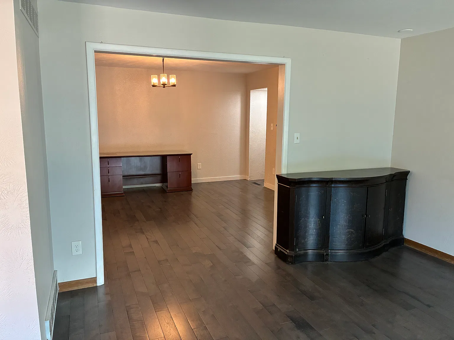 4 bed, 2800 sqft, $3,950 — Photo 4