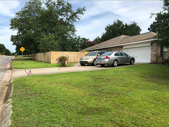 3rd image of 5989 Grandview Dr