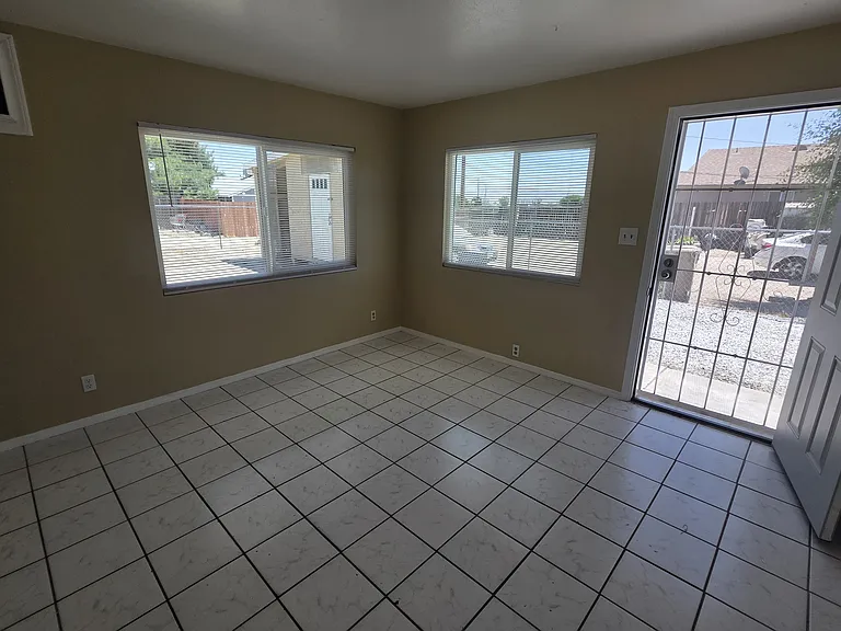 16572 Live Oak St #C — Photo 18