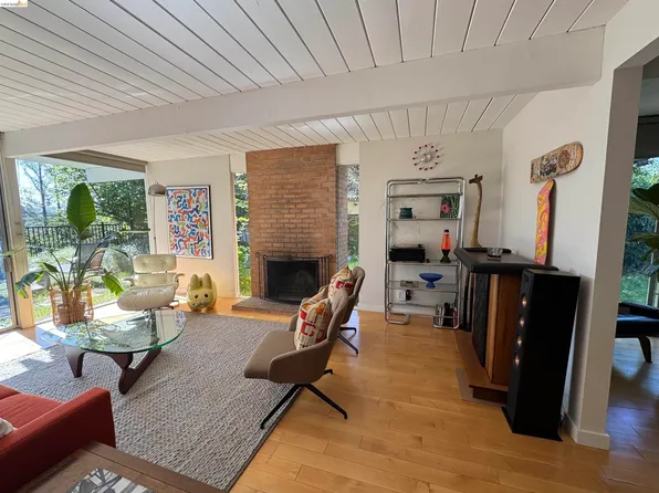 5559 Greenridge Rd, Castro Valley, CA 94552