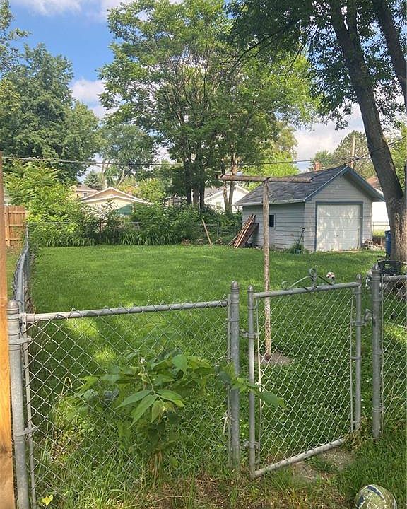 2nd image of 3708 Amherst St