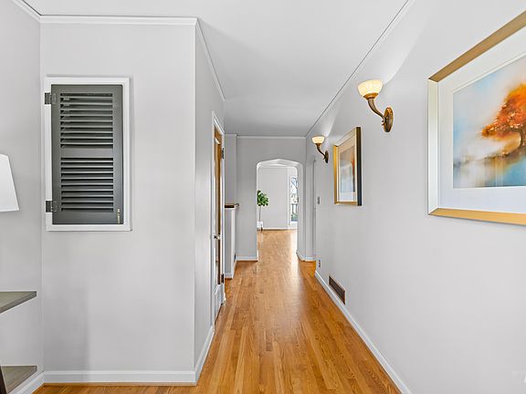 5th image of 350 W Hulbe Dr