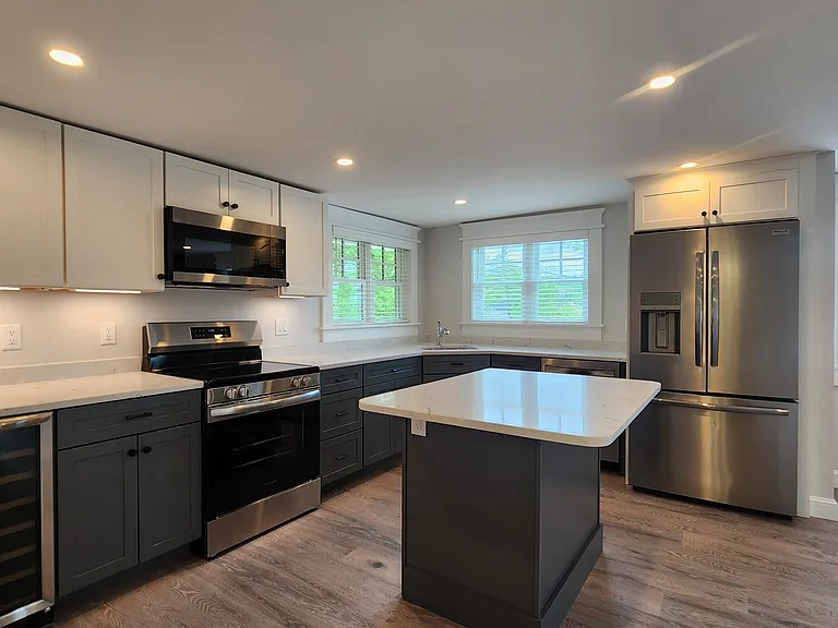 1330 Lake St #4 — Photo 9