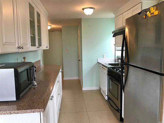 4th image of 140-14 Cherry Ave #8A