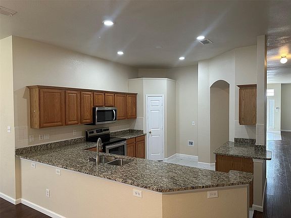 4th image of 7207 Fieldlark Dr