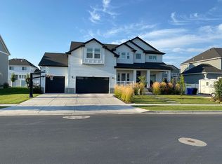 953 W Deer Clover St, Farmington, UT 84025