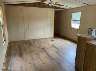 220 Mirror Lake Dr, Interlachen, FL 32148