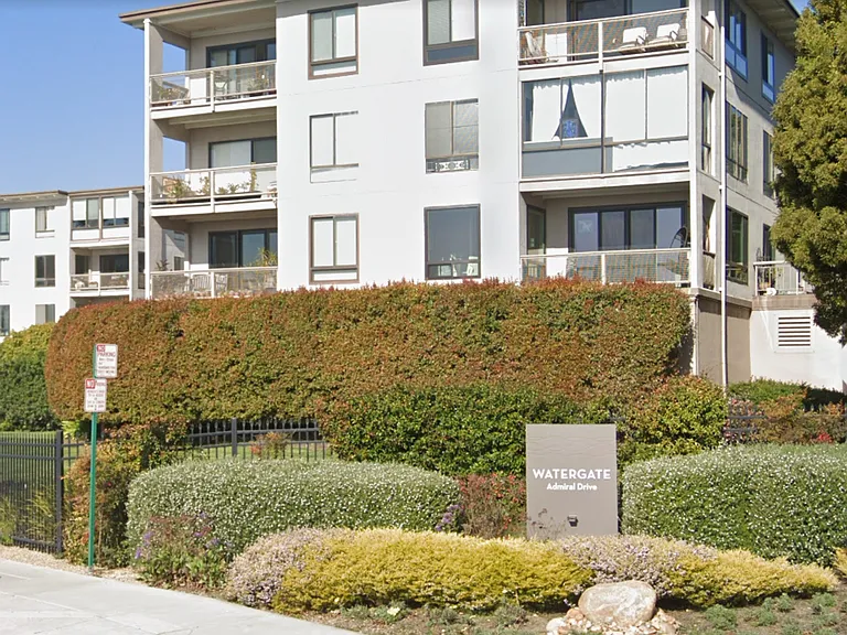 6 Admiral Dr #388 — Photo 1