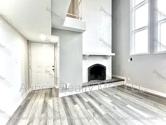 4th image of 4335 Oak St APT 12