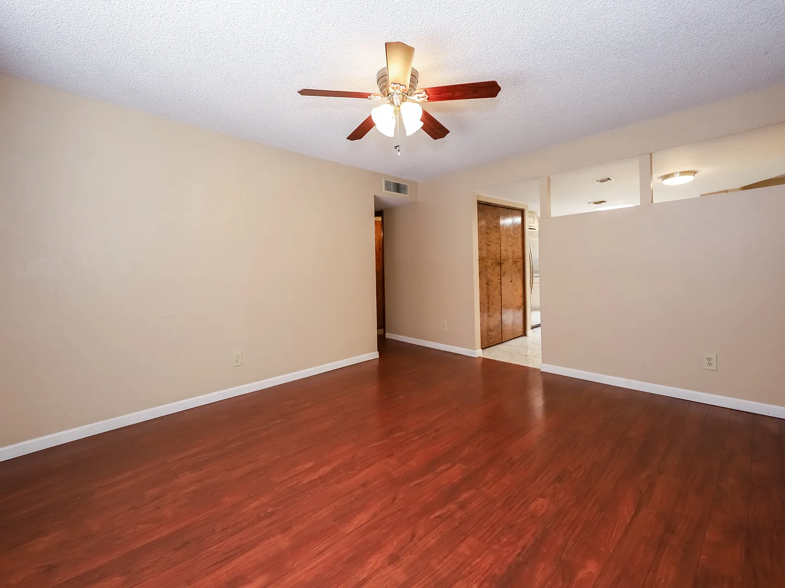 Tucson, AZ - House - $2,095.00 Available June 2024 — Photo 3