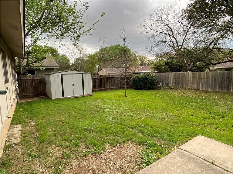 6903 Skynook Dr — Photo 26