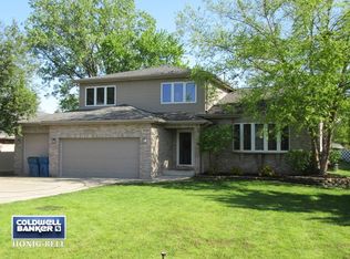 7929 W 101st St, Palos Hills, IL 60465