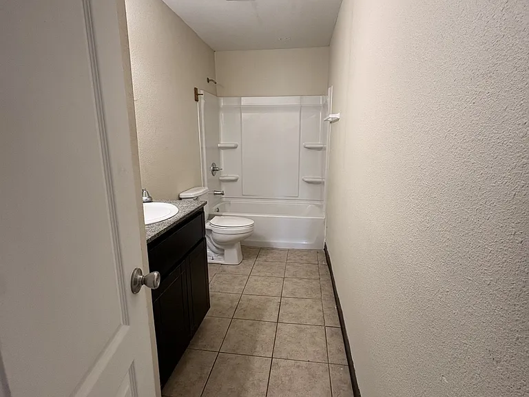 Sunshine Village Apartments — Photo 3