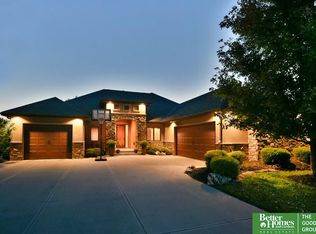 5726 S 239th St, Elkhorn, NE 68022
