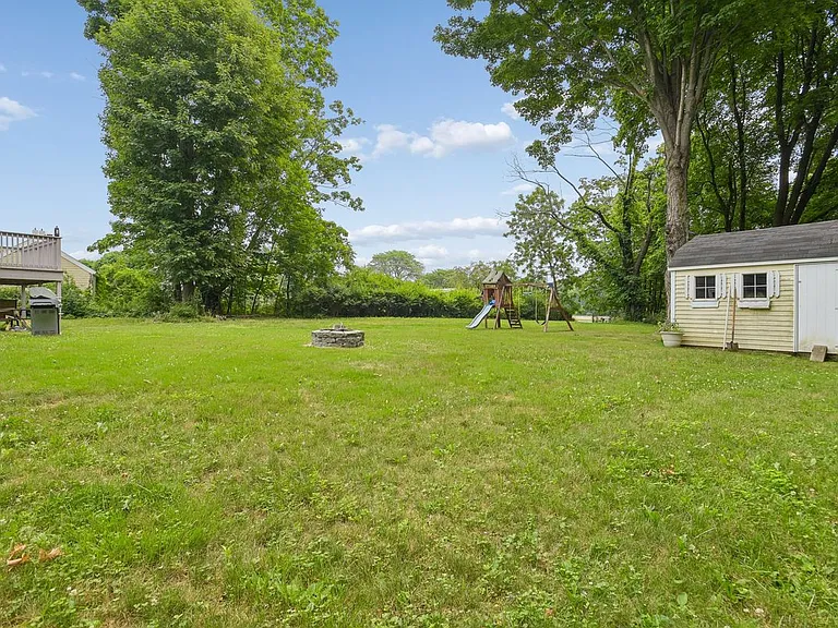 122 Upper State St — Photo 25