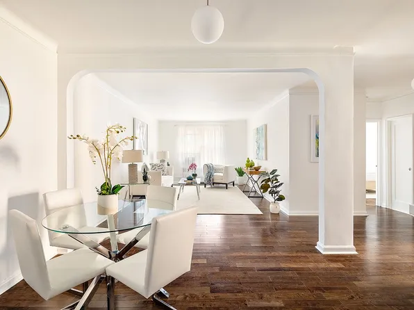 300 W 53rd St APT 5B, New York, NY 10019