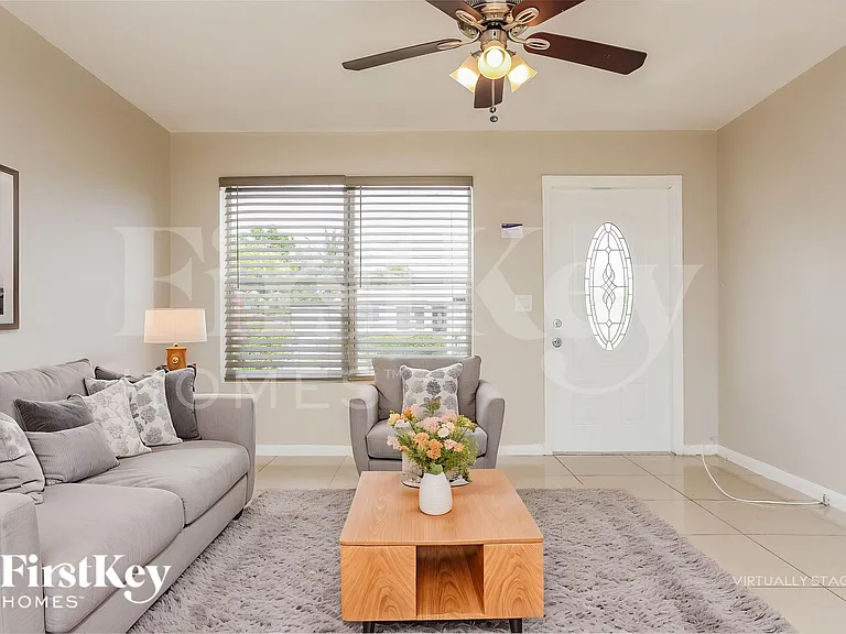 1411 NW 3rd St — Photo 4