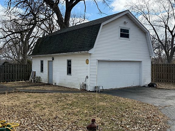 3rd image of 3011 Charlotte Ave