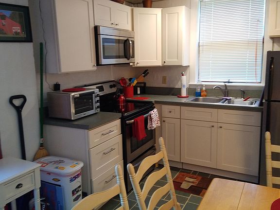 3rd image of 34 E Overlook Condo