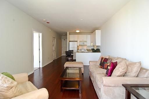 5th image of 645 N Kingsbury St APT 1903