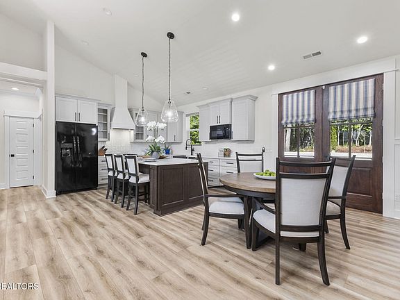 5th image of 205 Chahyga Cir