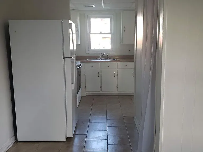 224 Lamont St — Photo 10