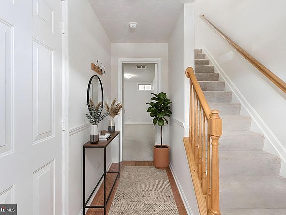 2nd image of 208 Regina Ln