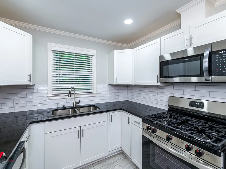 5730 Grover Pl — Photo 12