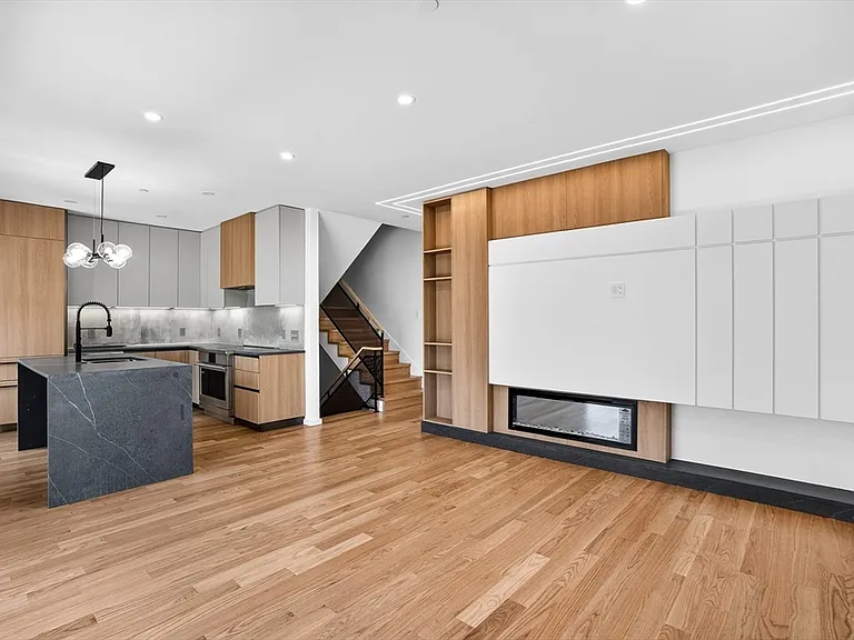 15 Algonquin Rd #2 — Photo 2