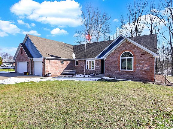 3rd image of 7089 Hidden Valley Dr