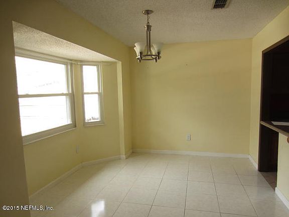 3rd image of 1530 Pointer Dr W