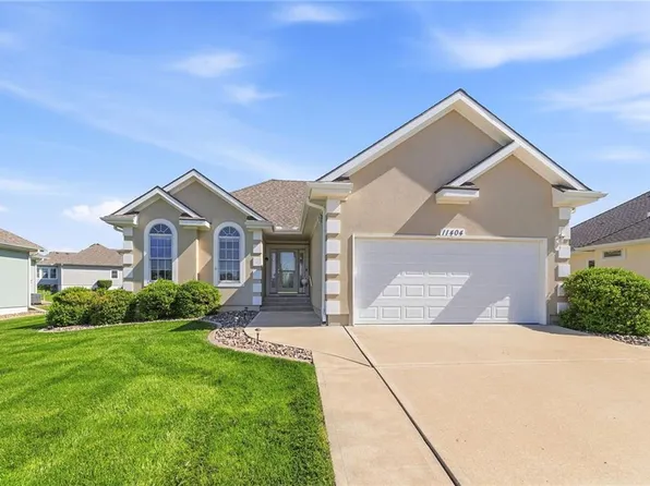 11404 Trevor Dr, Peculiar, MO 64078