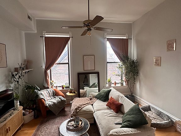 3rd image of 407 W North Ave APT 2R