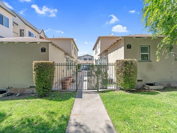 3rd image of 239 E Burbank Blvd #A