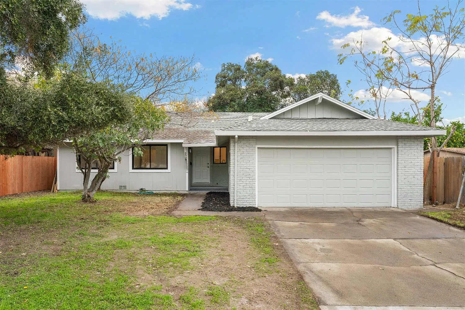 5508 Hillsdale Blvd photo 1