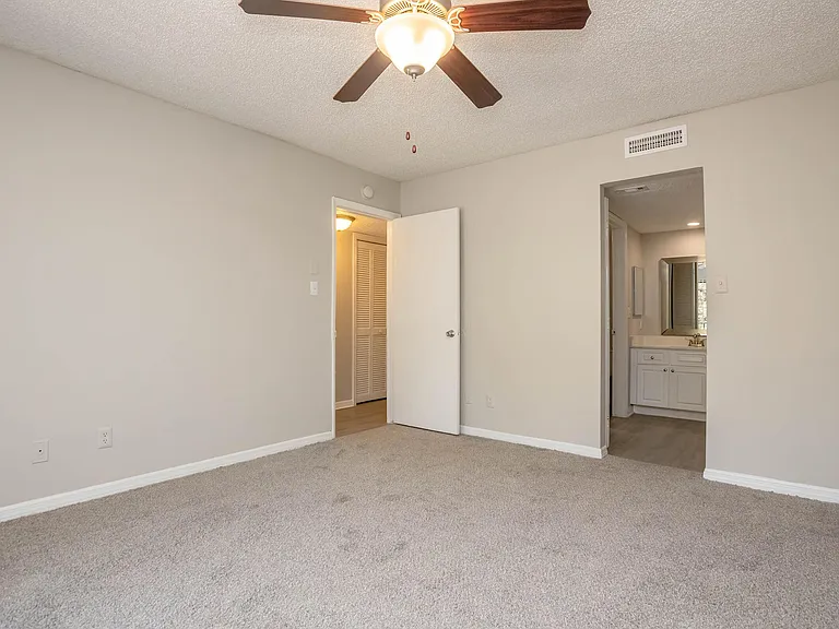 Westwood Crossing — Photo 98