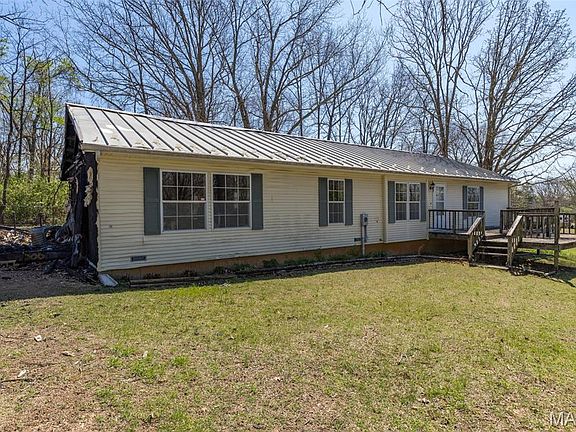 3rd image of 9848 Highland Ct