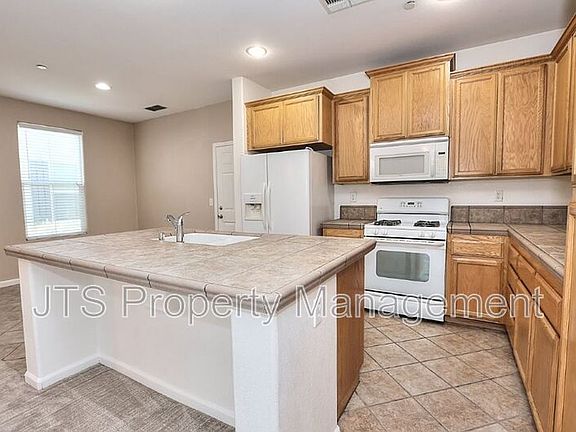 4th image of 506 Navigator Dr
