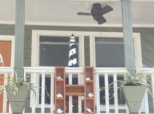 21 18th St, Apalachicola, FL 32320