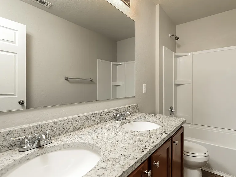 485 Auburn Park — Photo 14