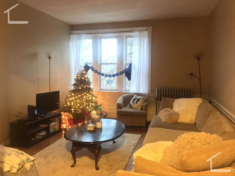 313 Saint Paul St #3
